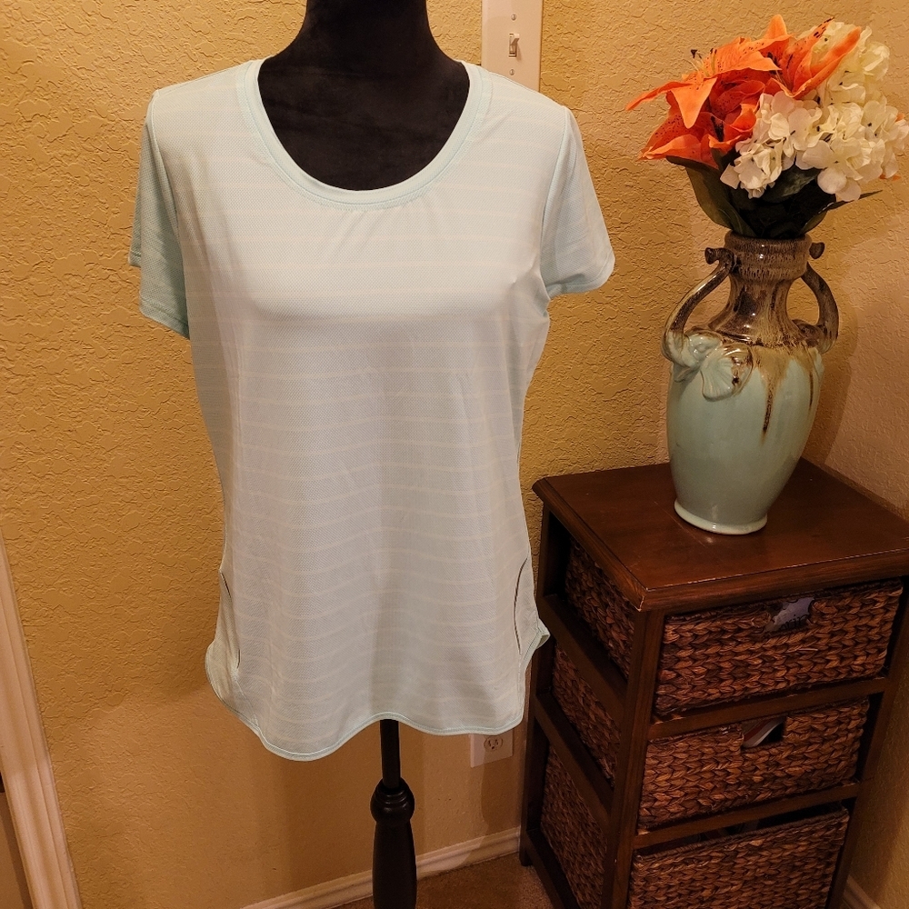 NWT RBX workout top‎